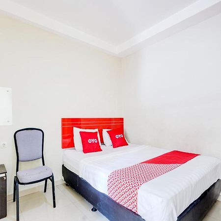 Oyo 90694 Srikandi Inn Babarsari Kalasan Esterno foto