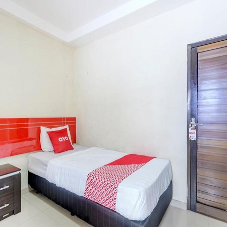 Oyo 90694 Srikandi Inn Babarsari Kalasan Esterno foto