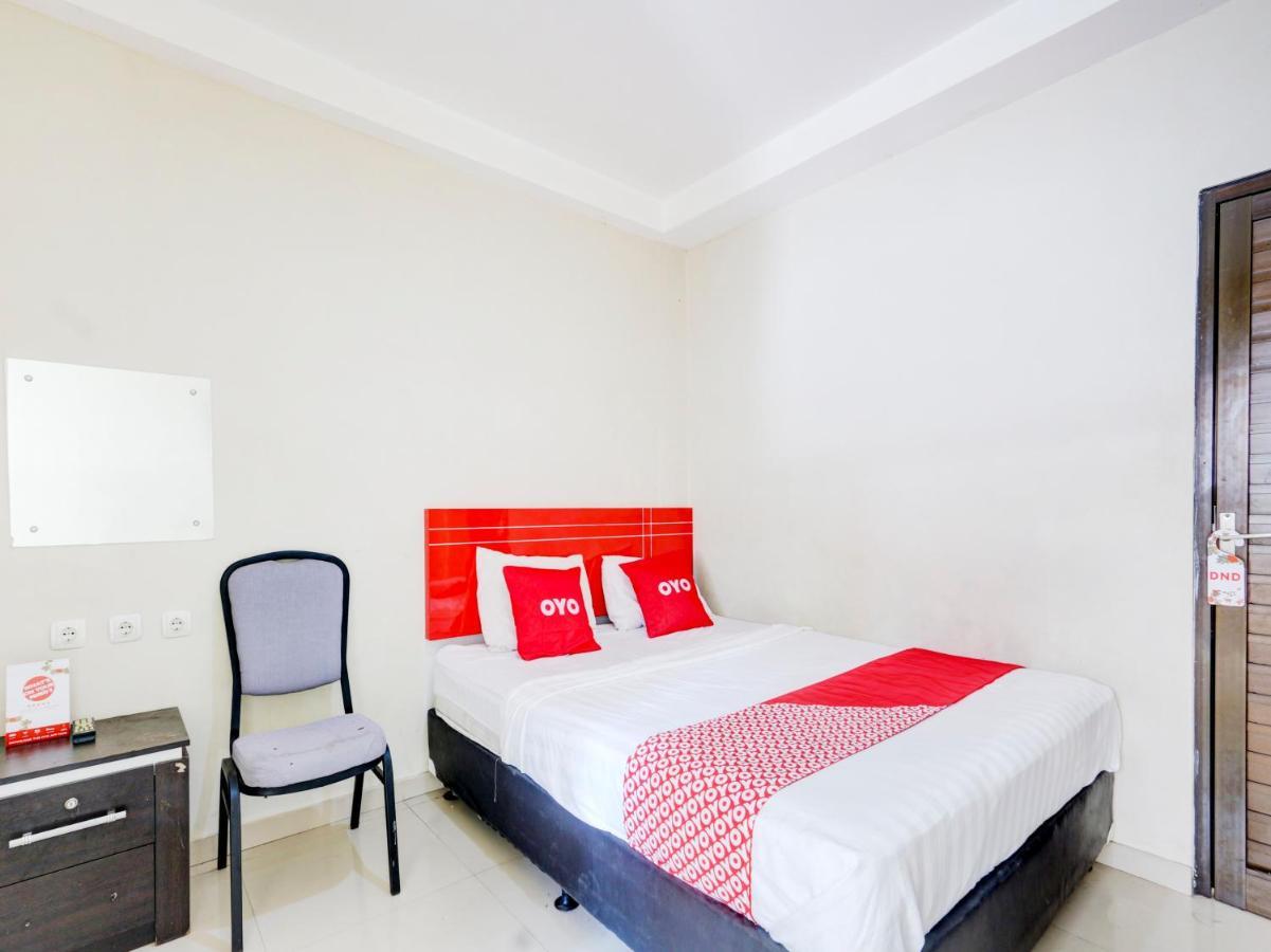 Oyo 90694 Srikandi Inn Babarsari Kalasan Esterno foto