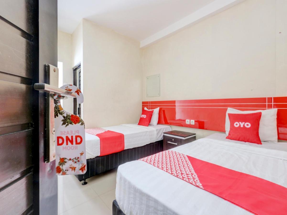 Oyo 90694 Srikandi Inn Babarsari Kalasan Esterno foto