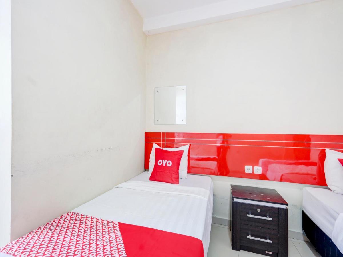 Oyo 90694 Srikandi Inn Babarsari Kalasan Esterno foto